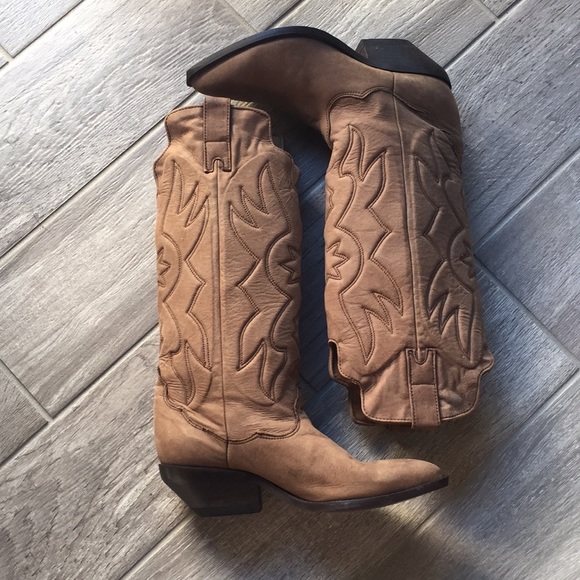 earth zodiac boots